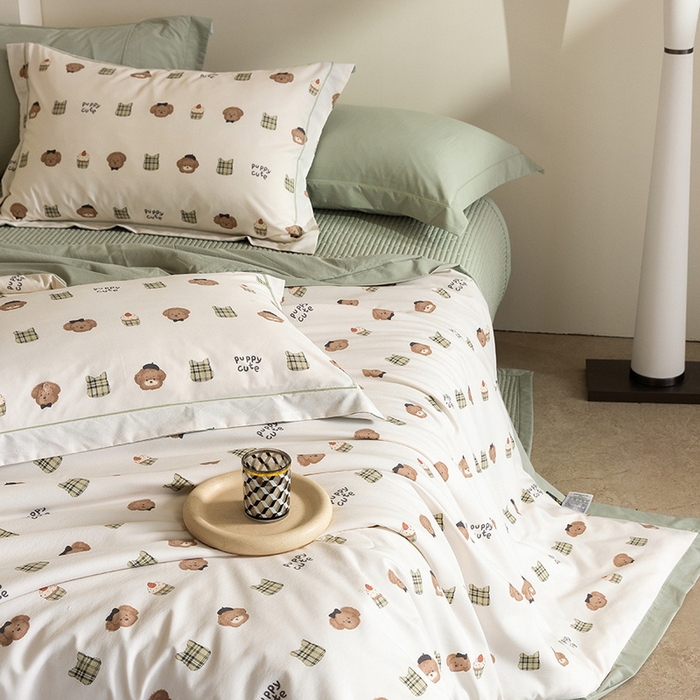 91家纺网 家纺一手货源 找家纺 立奥被业 2026新品冰丝棉夏被四件套竹节纱夏被四件套 萌首星罗-绿