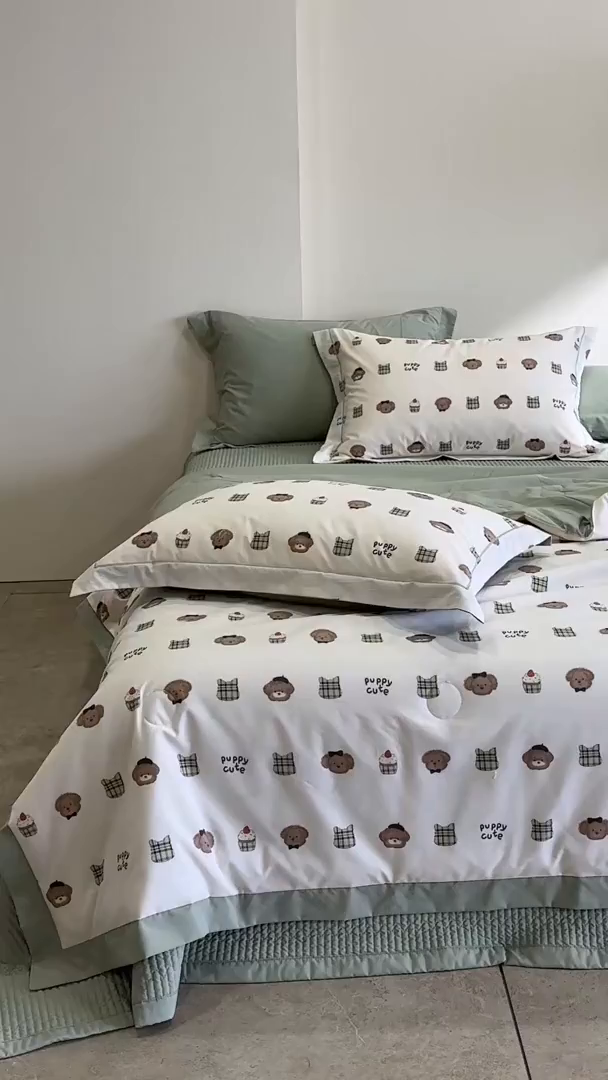 91家纺网 家纺一手货源 找家纺 立奥被业 2026新品冰丝棉夏被四件套竹节纱夏被四件套 萌首星罗-绿