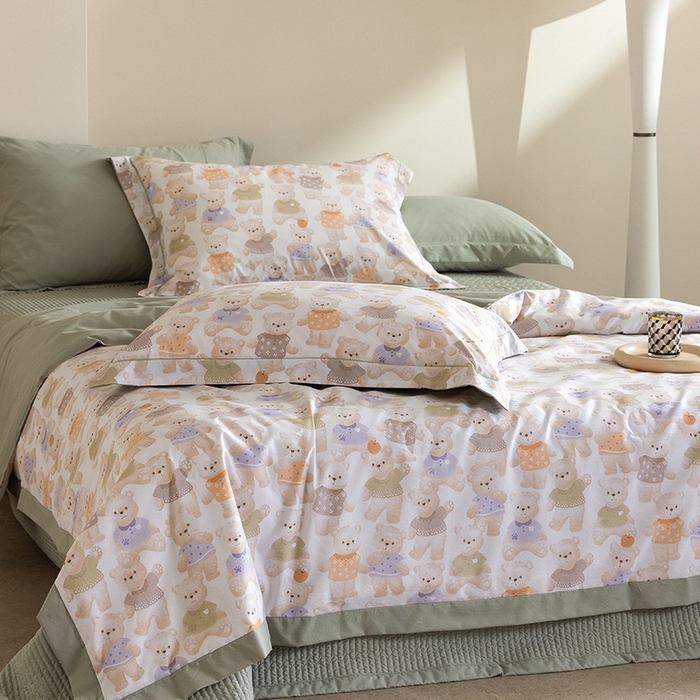 91家纺网 家纺一手货源 找家纺 立奥被业 2026新品冰丝棉夏被四件套竹节纱夏被四件套 蜜糖熊岛-绿