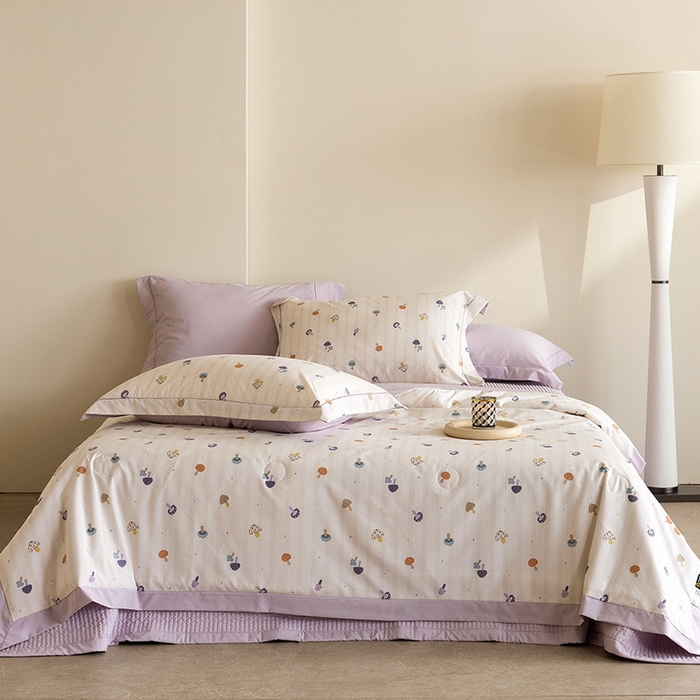 91家纺网 家纺一手货源 找家纺 立奥被业 2026新品冰丝棉夏被四件套竹节纱夏被四件套 蘑菇乐园-紫