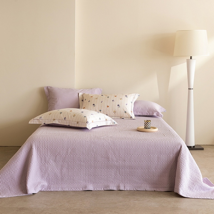 91家纺网 家纺一手货源 找家纺 立奥被业 2026新品冰丝棉夏被四件套竹节纱夏被四件套 蘑菇乐园-紫