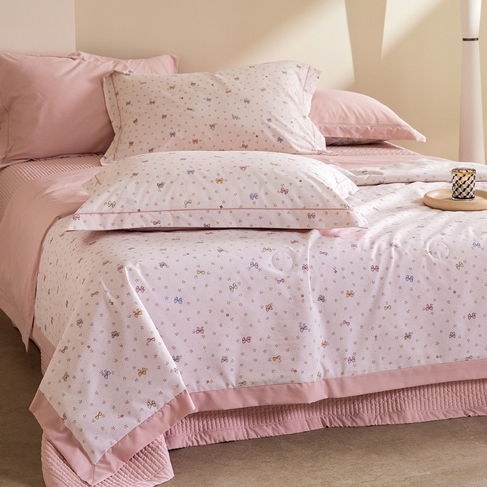 91家纺网 家纺一手货源 找家纺 立奥被业 2026新品冰丝棉夏被四件套竹节纱夏被四件套 芊芊公主-粉