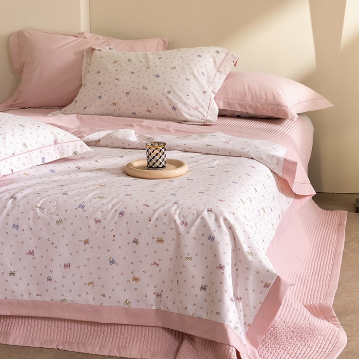 91家纺网 家纺一手货源 找家纺 立奥被业 2026新品冰丝棉夏被四件套竹节纱夏被四件套 芊芊公主-粉