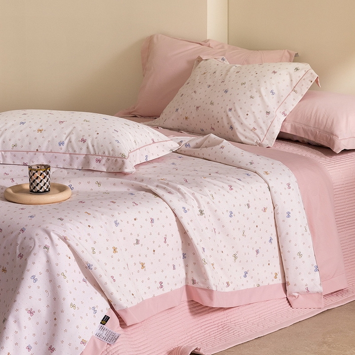 91家纺网 家纺一手货源 找家纺 立奥被业 2026新品冰丝棉夏被四件套竹节纱夏被四件套 芊芊公主-粉