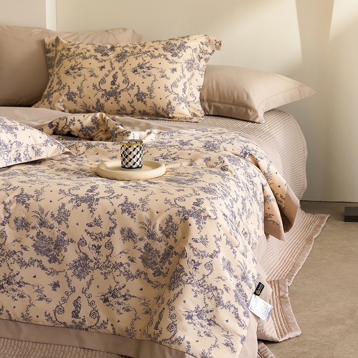 91家纺网 家纺一手货源 找家纺 立奥被业 2026新品冰丝棉夏被四件套竹节纱夏被四件套 青藤絮语-咖