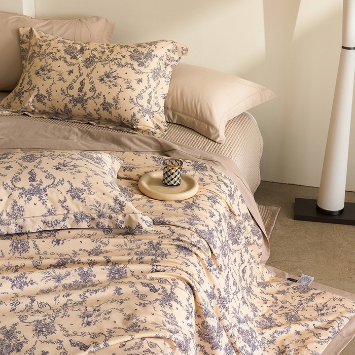 91家纺网 家纺一手货源 找家纺 立奥被业 2026新品冰丝棉夏被四件套竹节纱夏被四件套 青藤絮语-咖