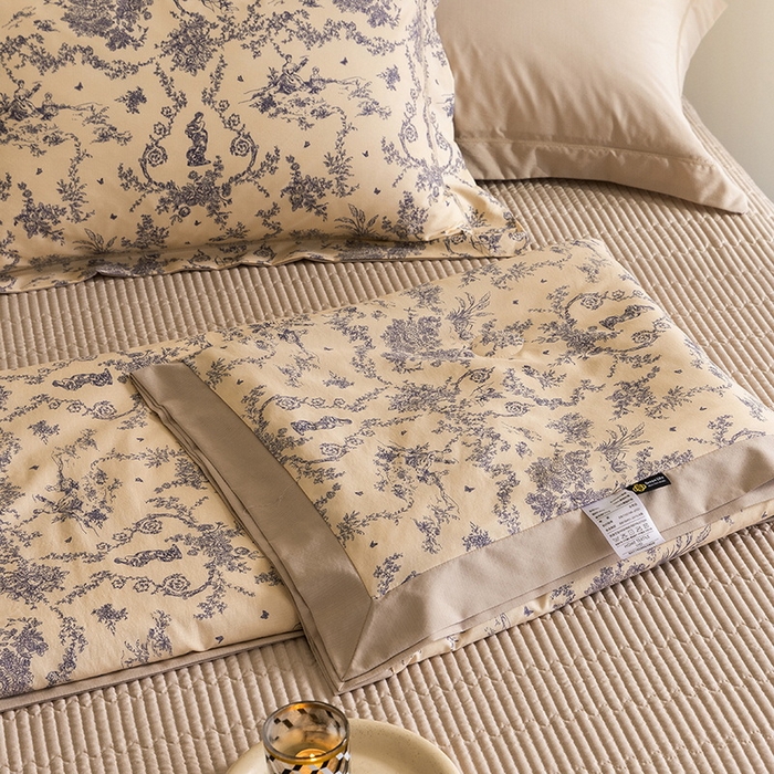 91家纺网 家纺一手货源 找家纺 立奥被业 2026新品冰丝棉夏被四件套竹节纱夏被四件套 青藤絮语-咖