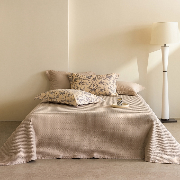 91家纺网 家纺一手货源 找家纺 立奥被业 2026新品冰丝棉夏被四件套竹节纱夏被四件套 青藤絮语-咖