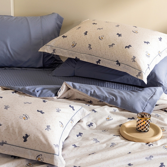 91家纺网 家纺一手货源 找家纺 立奥被业 2026新品冰丝棉夏被四件套竹节纱夏被四件套 童梦木马-蓝