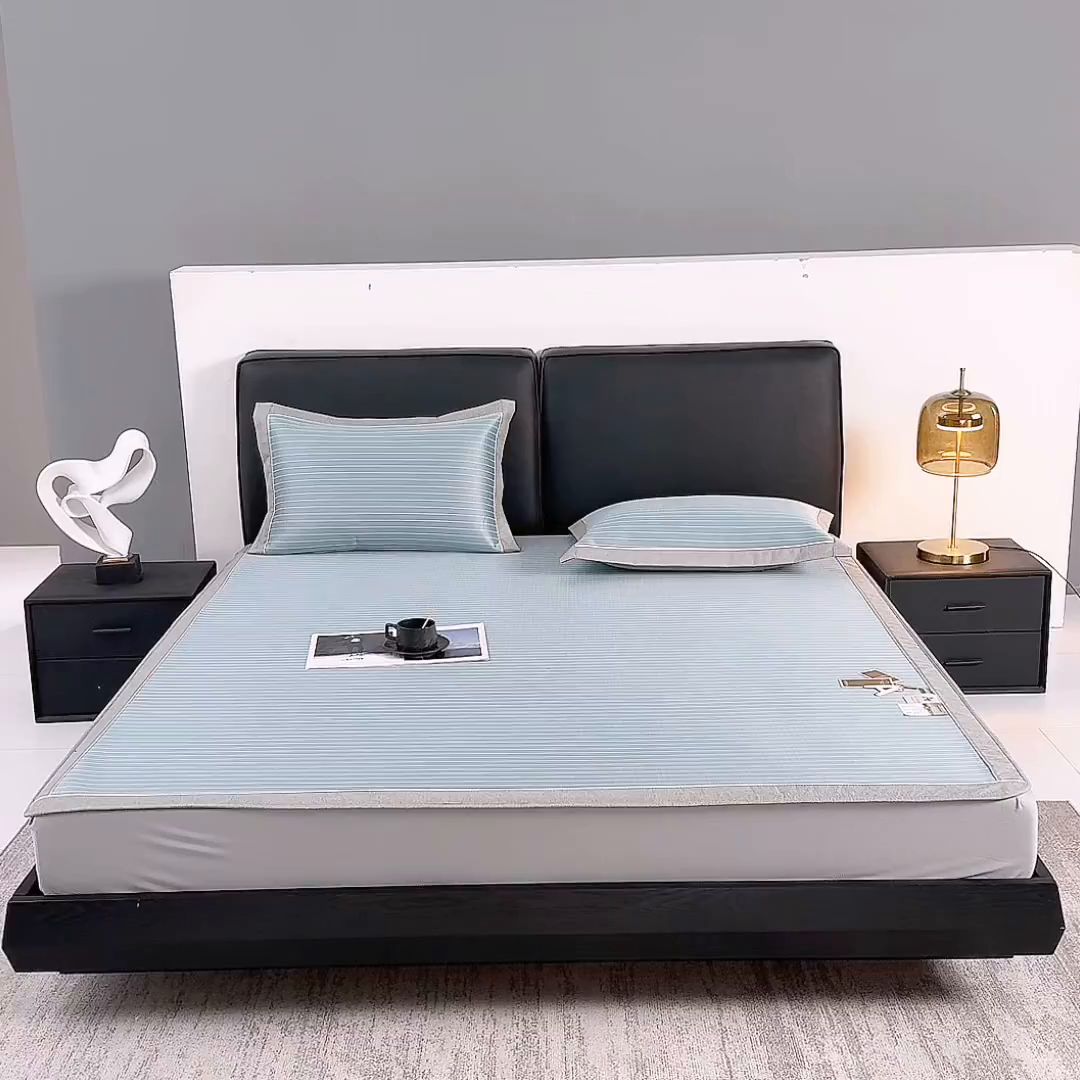 91家纺网 家纺一手货源 找家纺 小牛席业 2026新款无印风纯色凉感冰丝系列（床笠款）凉席藤席冰藤席冰丝席竹席乳胶席凉感豆豆席草席空调席 蓝色