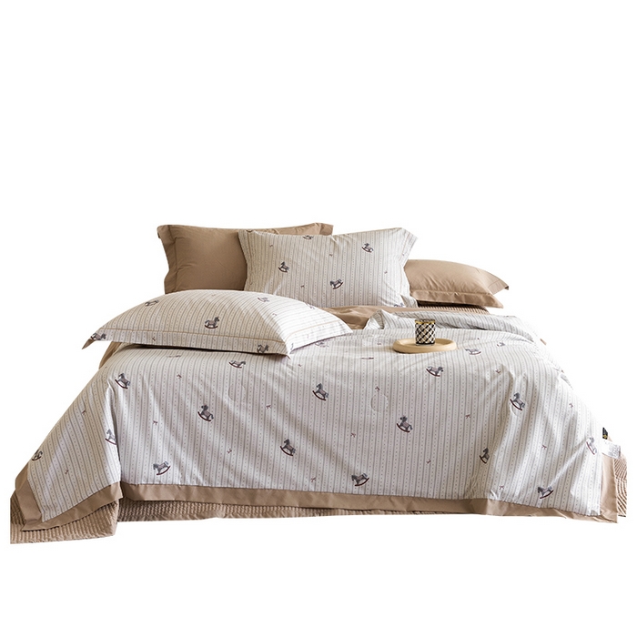 91家纺网 家纺一手货源 找家纺 立奥被业 2026新品冰丝棉夏被四件套竹节纱夏被四件套 童摇木马-咖