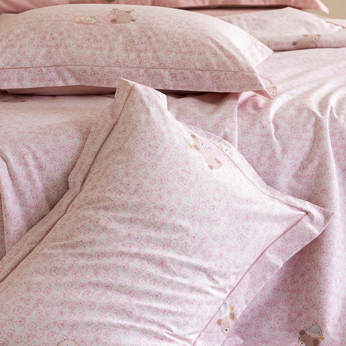 91家纺网 家纺一手货源 找家纺 立奥被业 2026新品冰丝棉夏被四件套竹节纱夏被四件套 熊可可-粉