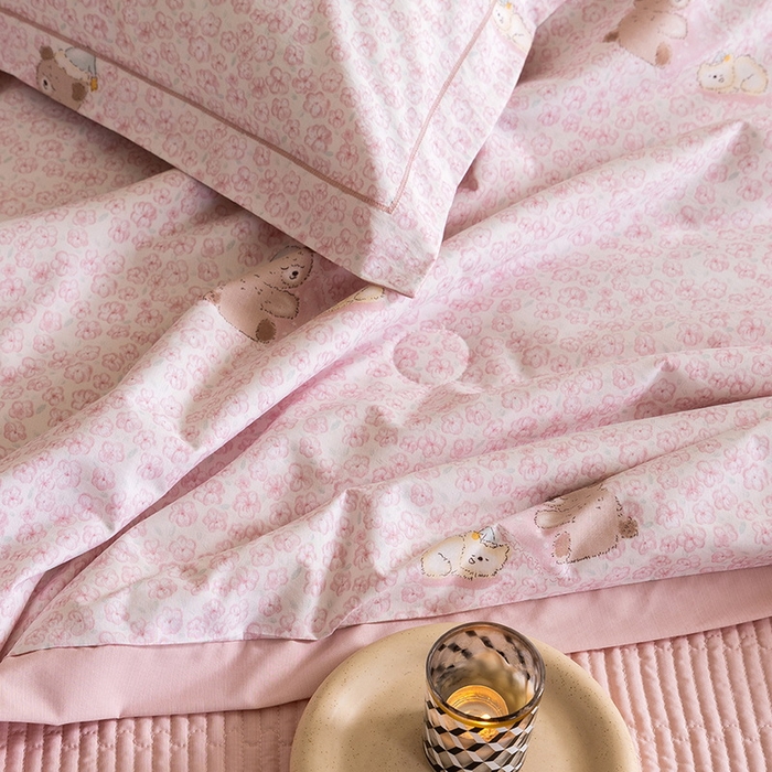 91家纺网 家纺一手货源 找家纺 立奥被业 2026新品冰丝棉夏被四件套竹节纱夏被四件套 熊可可-粉