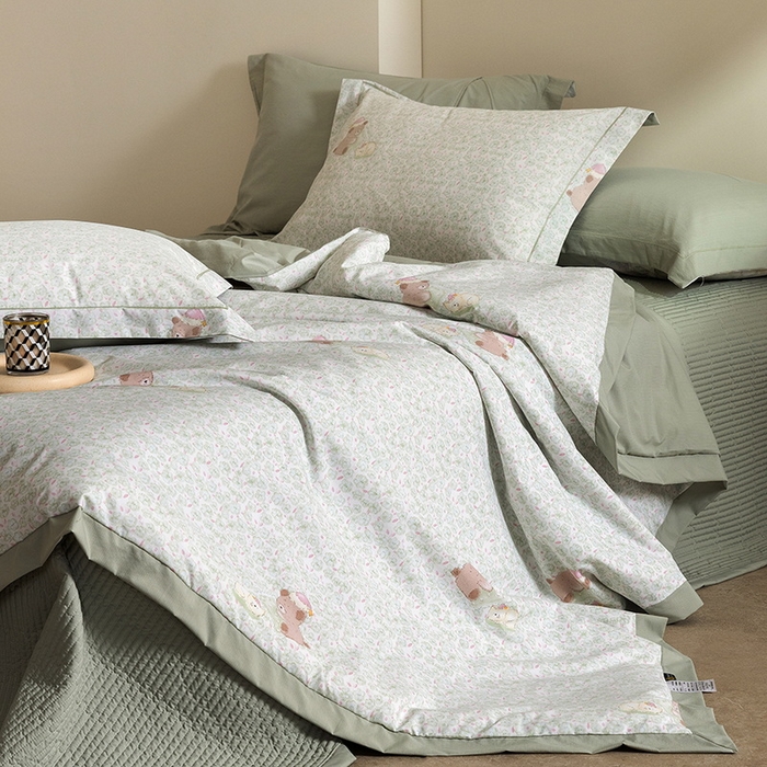91家纺网 家纺一手货源 找家纺 立奥被业 2026新品冰丝棉夏被四件套竹节纱夏被四件套 熊可可-绿