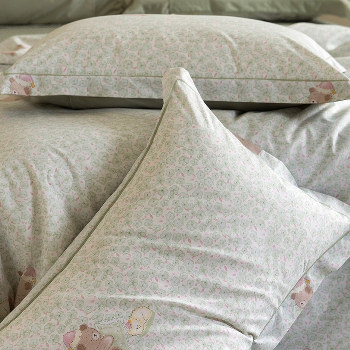 91家纺网 家纺一手货源 找家纺 立奥被业 2026新品冰丝棉夏被四件套竹节纱夏被四件套 熊可可-绿