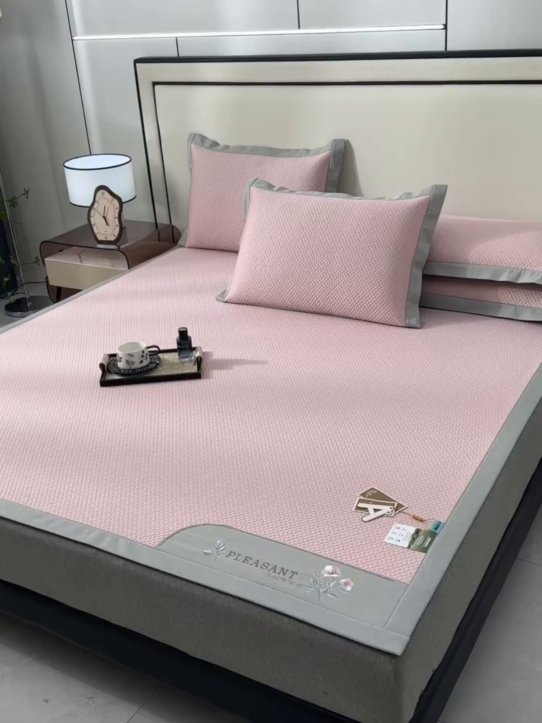 91家纺网 家纺一手货源 找家纺 小牛席业 2026款3D按摩-鲜花冷感豆豆席系列藤席冰藤席冰丝席可机洗凉感冰丝席豆豆席PE霸王藤席 粉色