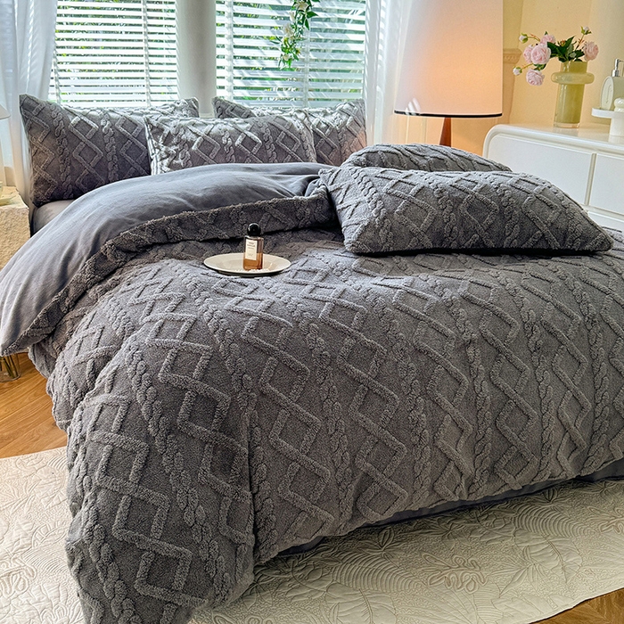 91家纺网 家纺一手货源 找家纺 沐珩家纺 2026新款亲肤舒适加厚保暖塔芙绒牛奶绒系列四件套 珊瑚灰