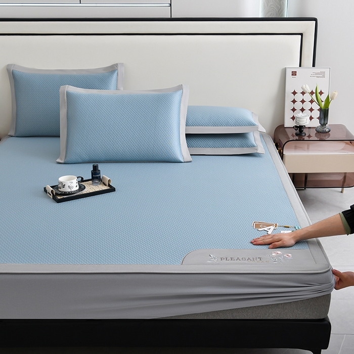 91家纺网 家纺一手货源 找家纺 小牛席业 2026新款3D按摩-鲜花清凉豆豆席系列（床笠款）藤席冰藤席冰丝席可机洗凉感冰丝席豆豆席PE霸王藤席 蓝色