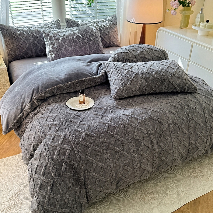 91家纺网 家纺一手货源 找家纺 沐珩家纺 2026新款亲肤舒适加厚保暖塔芙绒牛奶绒系列四件套 珊瑚灰