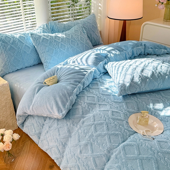 91家纺网 家纺一手货源 找家纺 沐珩家纺 2026新款亲肤舒适加厚保暖塔芙绒牛奶绒系列四件套 冰川蓝