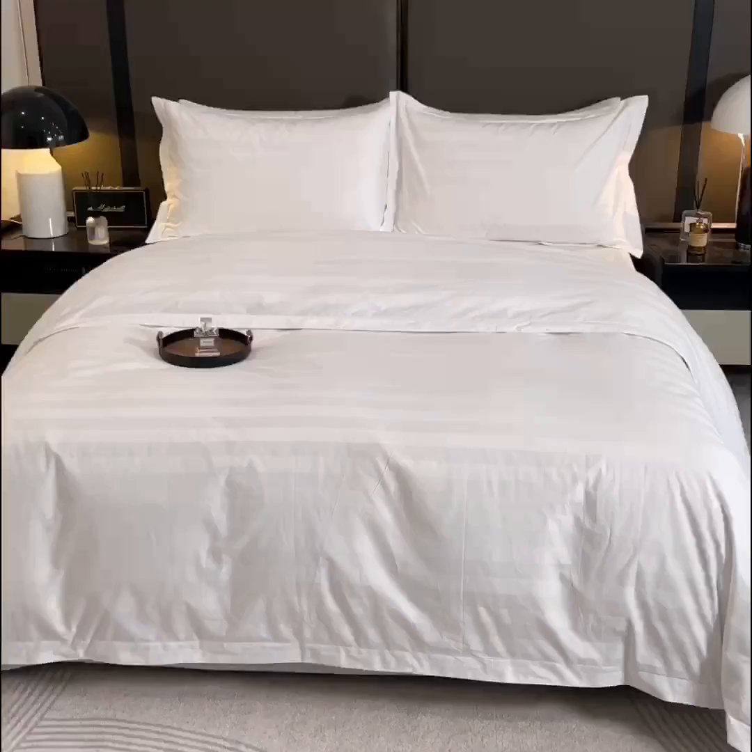 91家纺网 家纺一手货源 找家纺 沐珩家纺 2026新款星级酒店缎条四件套 白色缎条