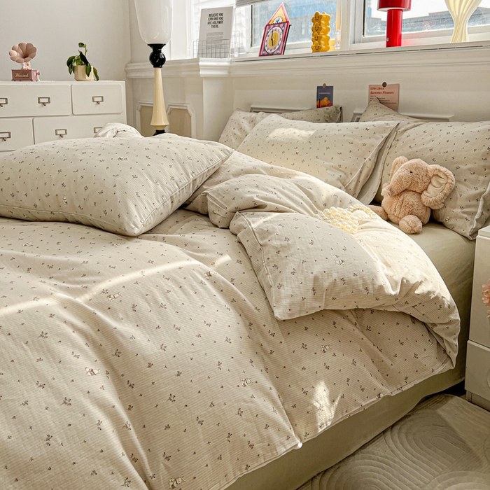 91家纺网 家纺一手货源 找家纺 亿梵家居 2025新款A类母婴级有氧全棉纯棉双层纱纯棉印花四件套-叠拍图春夏气息