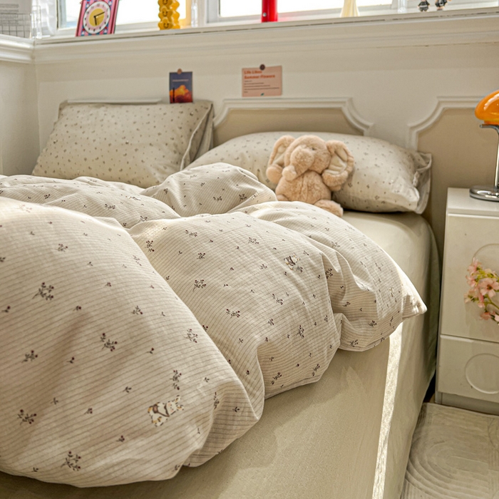 91家纺网 家纺一手货源 找家纺 亿梵家居 2025新款A类母婴级有氧全棉纯棉双层纱纯棉印花四件套-叠拍图春夏气息