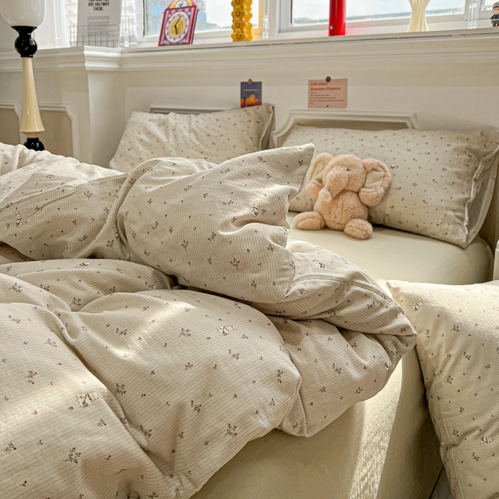 91家纺网 家纺一手货源 找家纺 亿梵家居 2025新款A类母婴级有氧全棉纯棉双层纱纯棉印花四件套-叠拍图春夏气息