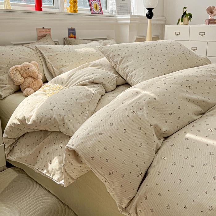 91家纺网 家纺一手货源 找家纺 亿梵家居 2025新款A类母婴级有氧全棉纯棉双层纱纯棉印花四件套-叠拍图春夏气息