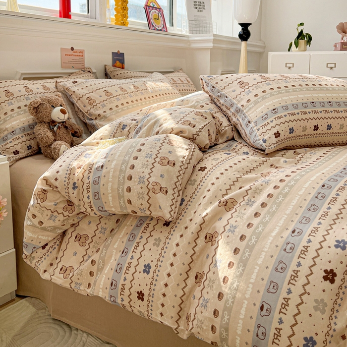 91家纺网 家纺一手货源 找家纺 亿梵家居 2025新款A类母婴级有氧全棉纯棉双层纱纯棉印花四件套-叠拍图冬峪熊-咖