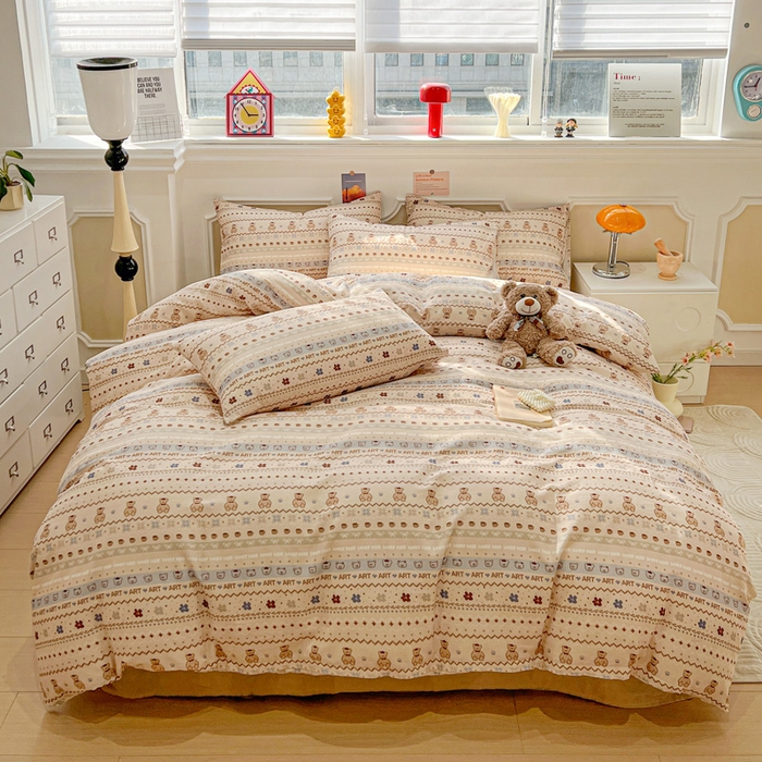 91家纺网 家纺一手货源 找家纺 亿梵家居 2025新款A类母婴级有氧全棉纯棉双层纱纯棉印花四件套-叠拍图冬峪熊-咖