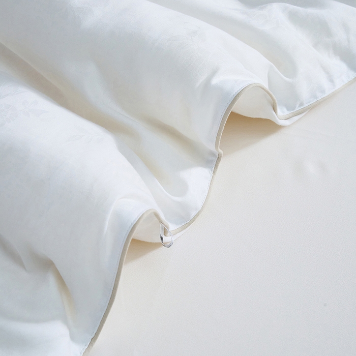 91家纺网 家纺一手货源 找家纺 茧月家纺 2026新款全棉蚕丝被100%柞蚕丝 纯手工蚕丝夏被 国标合格品支持检测 牡丹花-白色