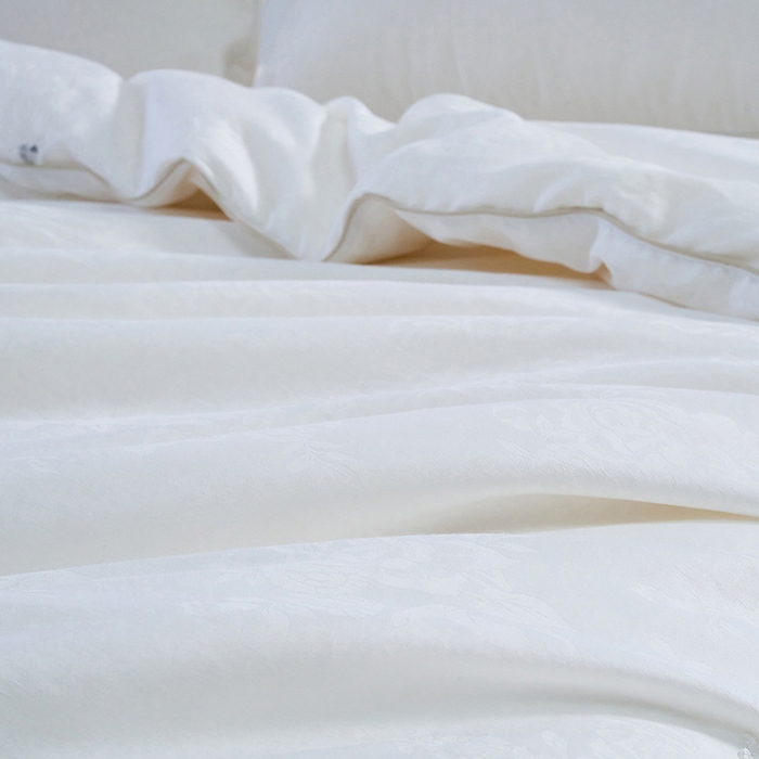 91家纺网 家纺一手货源 找家纺 茧月家纺 2026新款全棉蚕丝被100%柞蚕丝 纯手工蚕丝夏被 国标合格品支持检测 牡丹花-白色