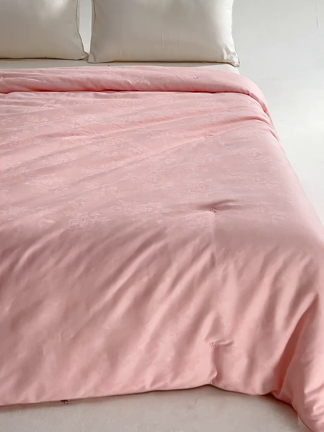 91家纺网 家纺一手货源 找家纺 茧月家纺 2026新款全棉蚕丝被100%柞蚕丝 纯手工蚕丝夏被 国标合格品支持检测 牡丹花-粉玉