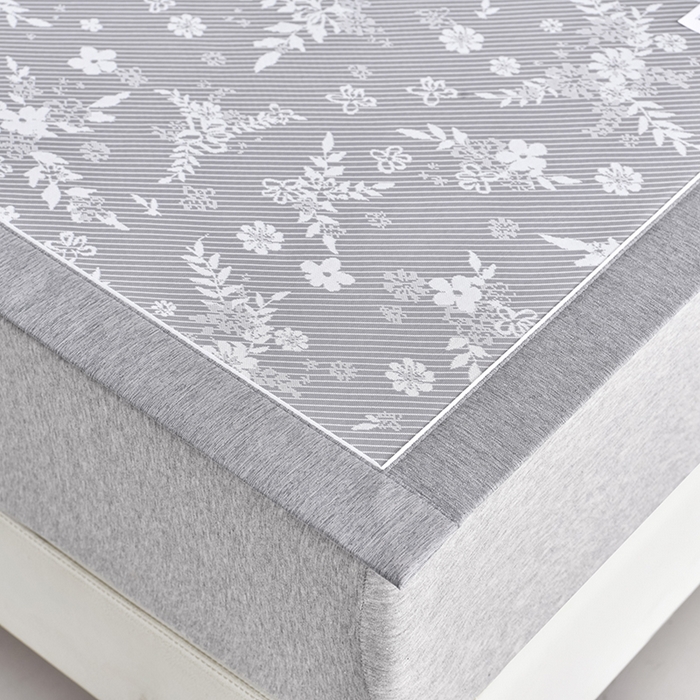 91家纺网 家纺一手货源 找家纺 小牛席业 2026新款半定位小提花凉感冰丝席系列凉席藤席冰藤双面席冰丝席竹席凉席空调席草席三件套 灰色