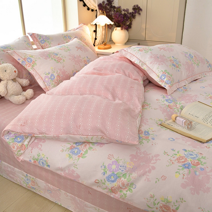 91家纺网 家纺一手货源 找家纺 绘萱家居 2026直播爆款一字绣吊边款纯棉100%全棉四件套印花百分百（喷气高品质） 静听花语-粉