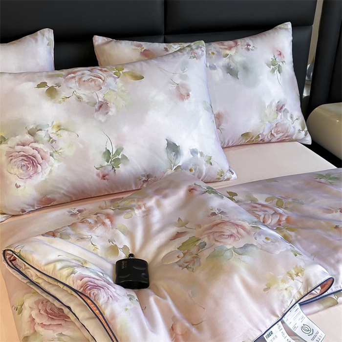 91家纺网 家纺一手货源 找家纺 优贝家纺 2026新款100%莱赛尔天丝面料数码印花天丝夏被四件套 陌上花开-粉