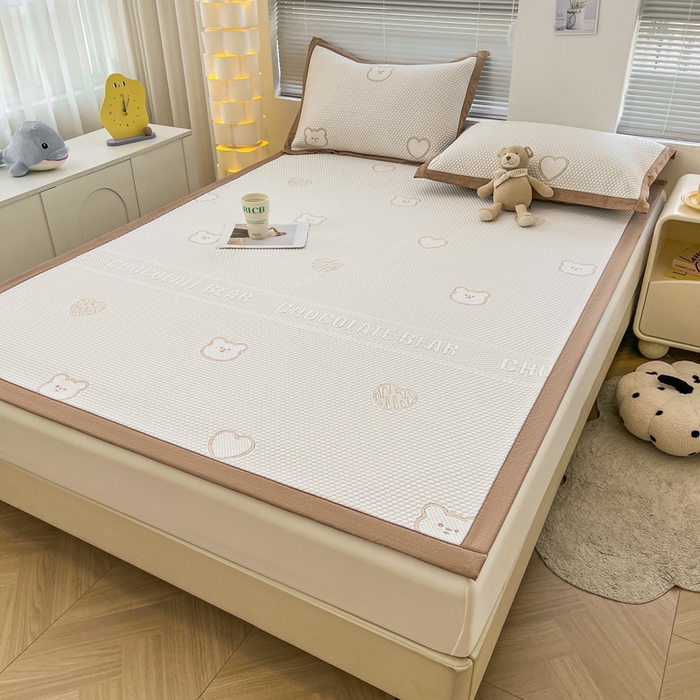 91家纺网 家纺一手货源 找家纺 凯罗 2026新款可水洗凉豆豆夏季席子凉席三件套 爱心小熊-咖