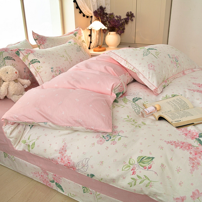 91家纺网 家纺一手货源 找家纺 绘萱家居 2026直播爆款一字绣吊边款纯棉100%全棉四件套印花百分百（喷气高品质） 浪漫花香