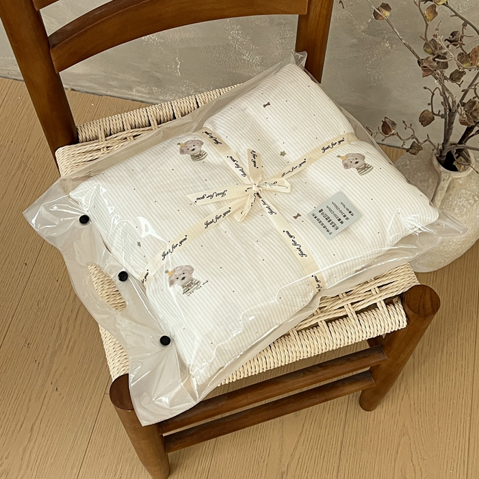 91家纺网 家纺一手货源 找家纺 亿梵家居 2025新款A类母婴级有氧全棉纯棉双层纱纯棉印花四件套-叠拍图柯基