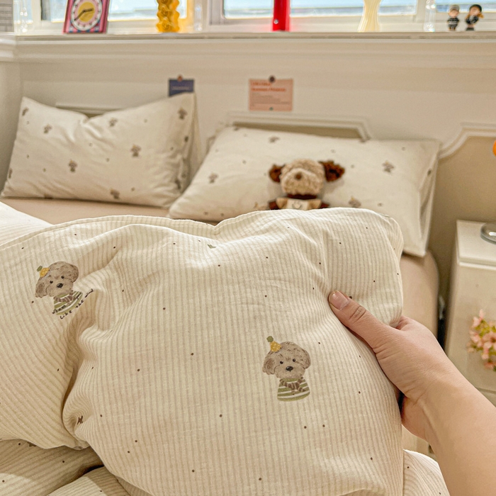 91家纺网 家纺一手货源 找家纺 亿梵家居 2025新款A类母婴级有氧全棉纯棉双层纱纯棉印花四件套-叠拍图柯基