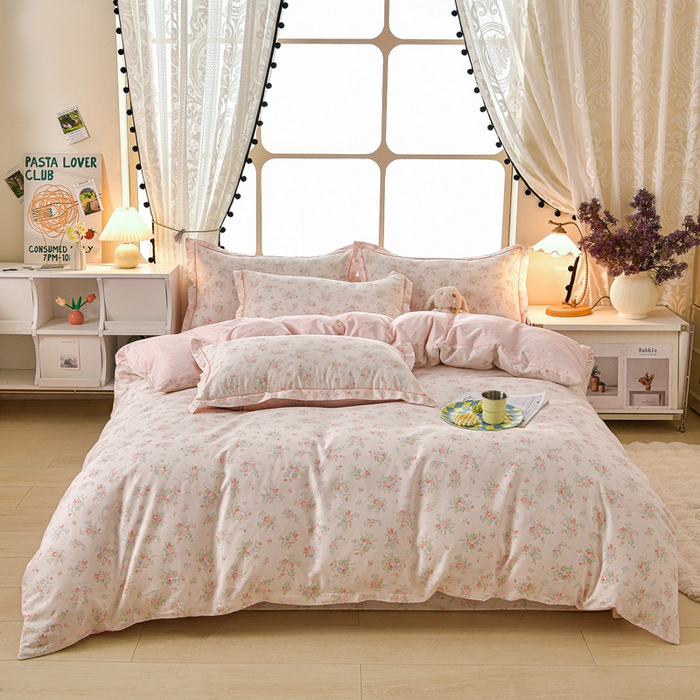 91家纺网 家纺一手货源 找家纺 绘萱家居 2026直播爆款一字绣吊边款纯棉100%全棉四件套印花百分百（喷气高品质） 觅觅花园-粉