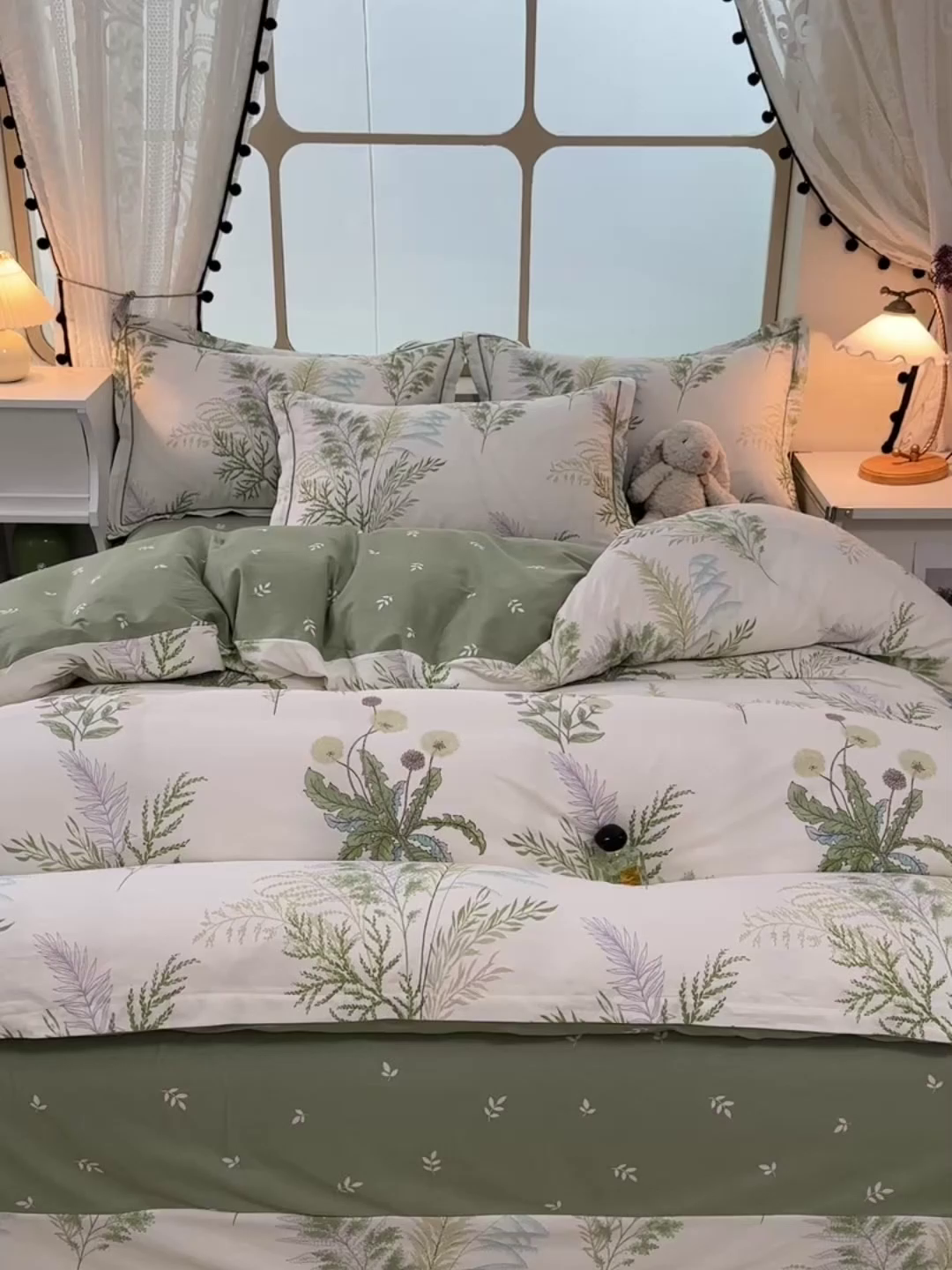 91家纺网 家纺一手货源 找家纺 绘萱家居 2026直播爆款一字绣吊边款纯棉100%全棉四件套印花百分百（喷气高品质） 青禾仙草