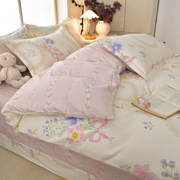 91家纺网 家纺一手货源 找家纺 绘萱家居 2026直播爆款一字绣吊边款纯棉100%全棉四件套印花百分百（喷气高品质） 柔粉蜜语