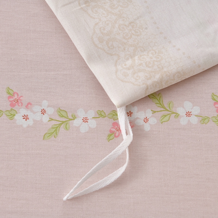 91家纺网 家纺一手货源 找家纺 绘萱家居 2026直播爆款一字绣吊边款纯棉100%全棉四件套印花百分百（喷气高品质） 柔粉蜜语