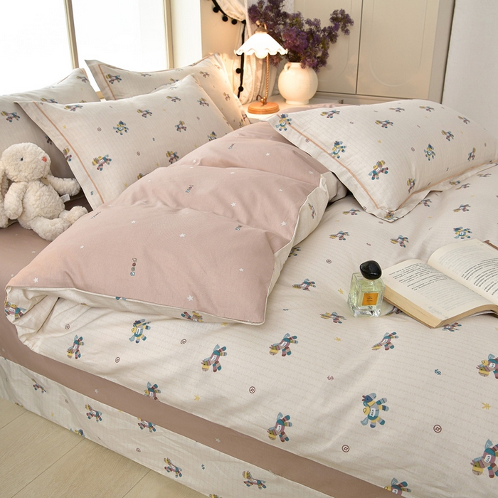 91家纺网 家纺一手货源 找家纺 绘萱家居 2026直播爆款一字绣吊边款纯棉100%全棉四件套印花百分百（喷气高品质） 小马浅浅