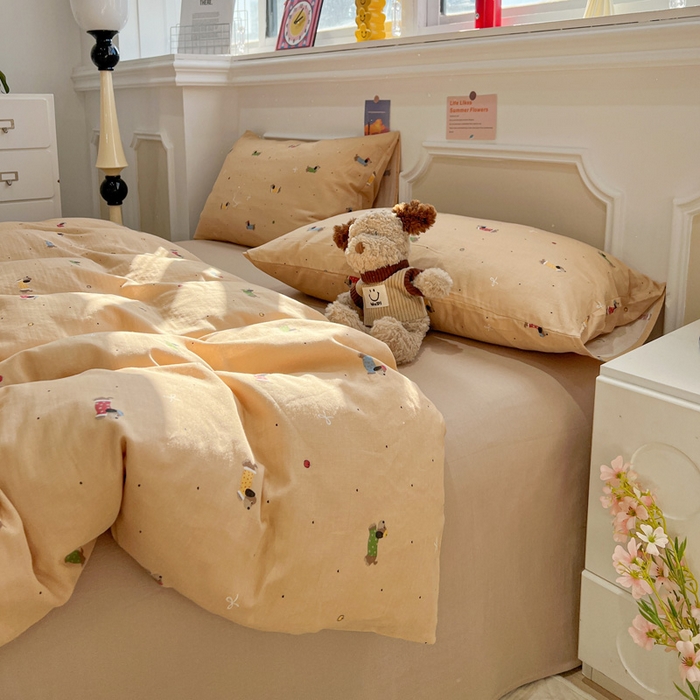 91家纺网 家纺一手货源 找家纺 亿梵家居 2025新款A类母婴级有氧全棉纯棉双层纱纯棉印花四件套-叠拍图腊肠狗-咖