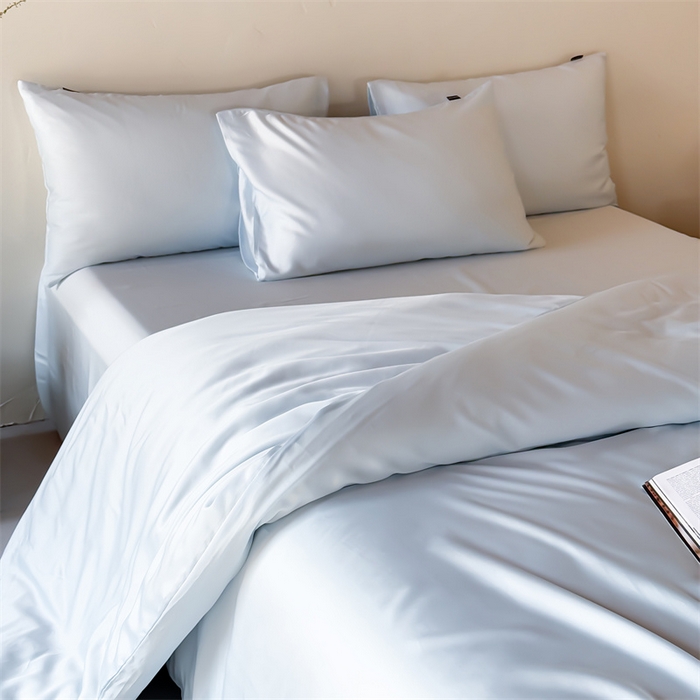 91家纺网 家纺一手货源 找家纺 绒棉世家 2026新款天丝面料纯色100%莱赛尔天丝面料四件套 水波蓝+浅灰