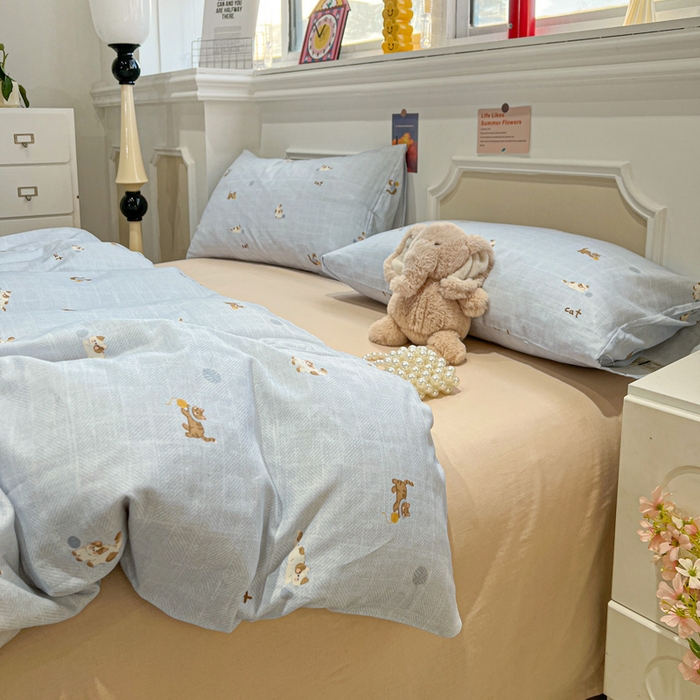 91家纺网 家纺一手货源 找家纺 亿梵家居 2025新款A类母婴级有氧全棉纯棉双层纱纯棉印花四件套-叠拍图猫咪绣球