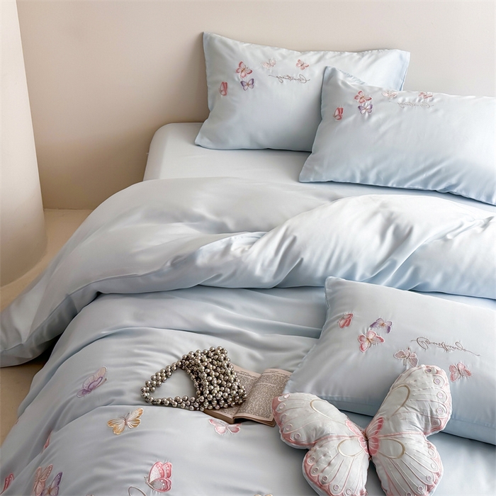 91家纺网 家纺一手货源 找家纺 绒棉世家 2026新款100%莱赛尔天丝面料刺绣四件套-蝶引系列 蝶引-蓝